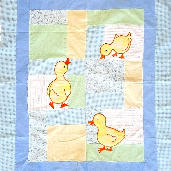 Vtg 3 Little Ducks Quilt - Hamd-Pieced Nursery Quilt Topper Only - Picture 9 of 9